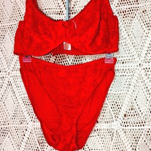 Women's 38C bra and panties set, size 8